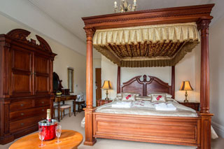 Four Poster Bedroom at the Elmington Torquay
