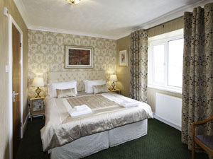 Kingsize Bedroom at The Elmington Torquay